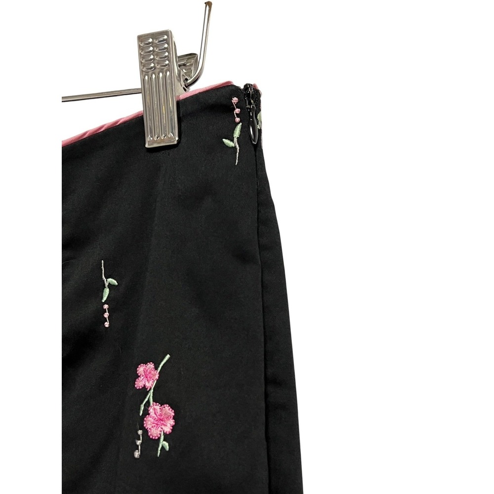 Island Republic Pants Womens 6 Black Embroidered Floral Bow Hem Stretch Twill - Picture 7 of 8
